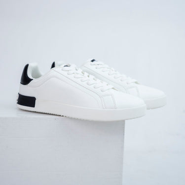 ds2 sneaker logo in rilievo sul retro