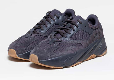 Adidas yeezy boost 700 utility black