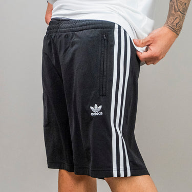 adidas short acetato