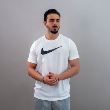 nike t-shirt logo grande