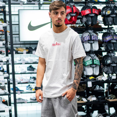nike t-shirt swoosh