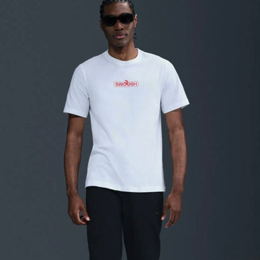nike t-shirt swoosh
