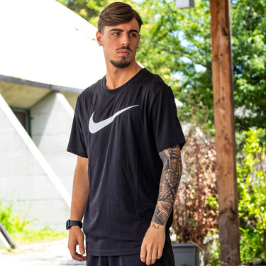 Nike t shirt logo grande