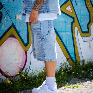 Trust no one bermuda denim carpenter