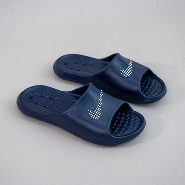 Nike victori one slide
