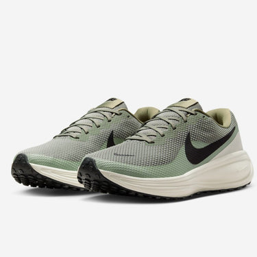 Nike revolution