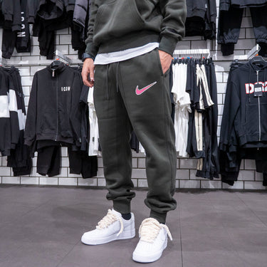 nike pantalone logo