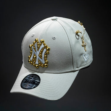 custom cap new era borchie oro esterne