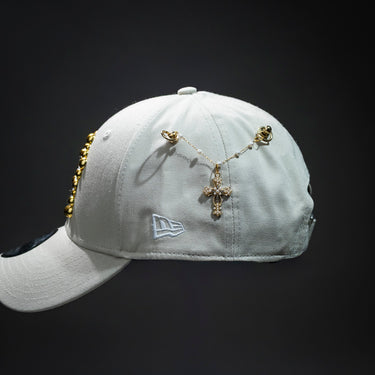 custom cap new era borchie oro esterne