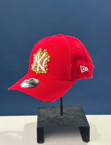cap custom visiera curva borchie oro