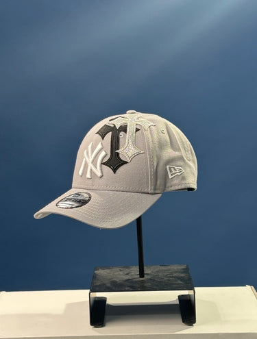 custom cap grigio croci curva