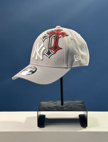 custom cap grigio croci curva